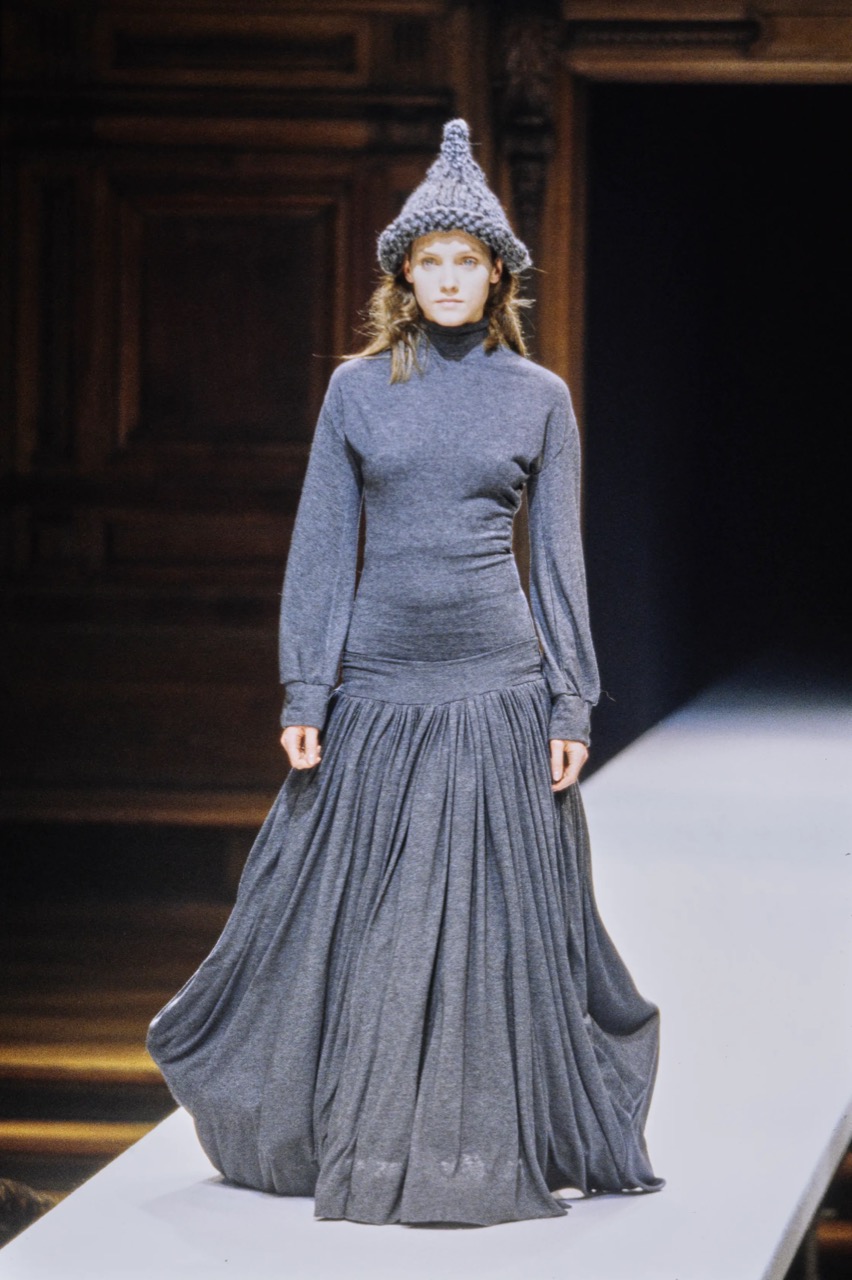 039-yohji-yamamoto-fall-1998-ready-to-wear-CN00119534-lida-egorova.jpg.jpeg